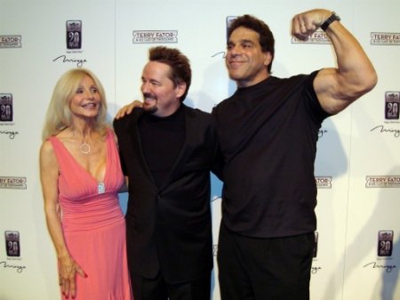 terry-fator-red-carpet-gala-premiere 048